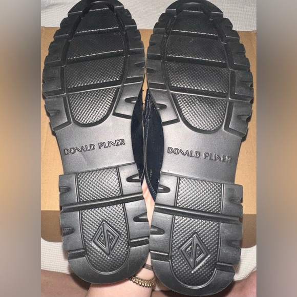 Donald Pliner Women's Elta Navy-Crinkle Patent Slip On Loafers - Sz 7.5 - NWOB - Picture 7 of 7